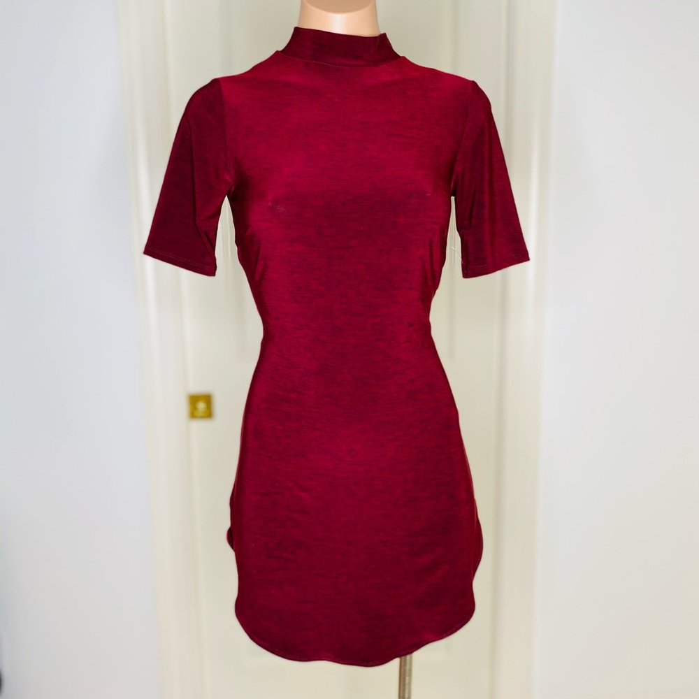 Kylie Jenner burgundy dress size M